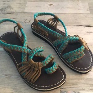 🩴Turquoise and tan braided sandals. 8.5